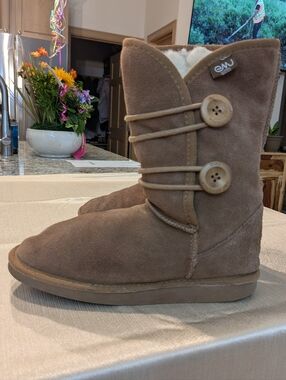 Emu Chestnut Suede Button-Detail Shearling Boots Women's 8